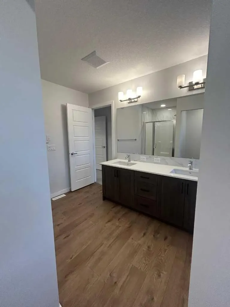 854 Cobblefield Manor SW Airdrie AB T4B5L9