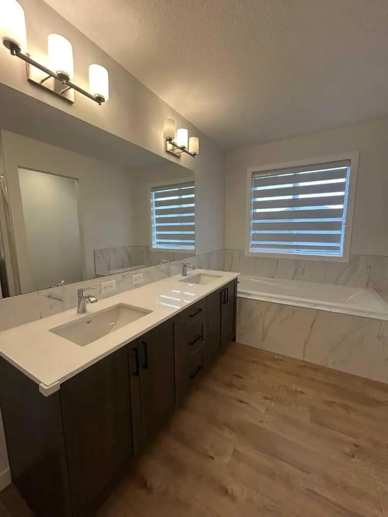 854 Cobblefield Manor SW Airdrie AB T4B5L9
