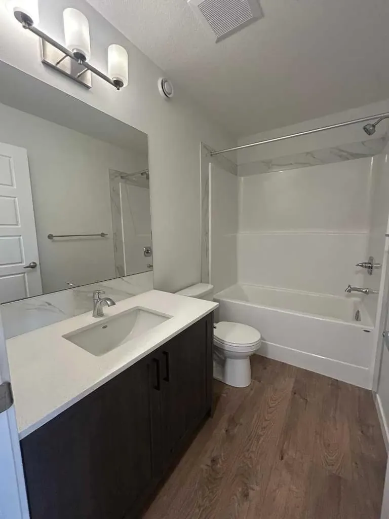 854 Cobblefield Manor SW Airdrie AB T4B5L9