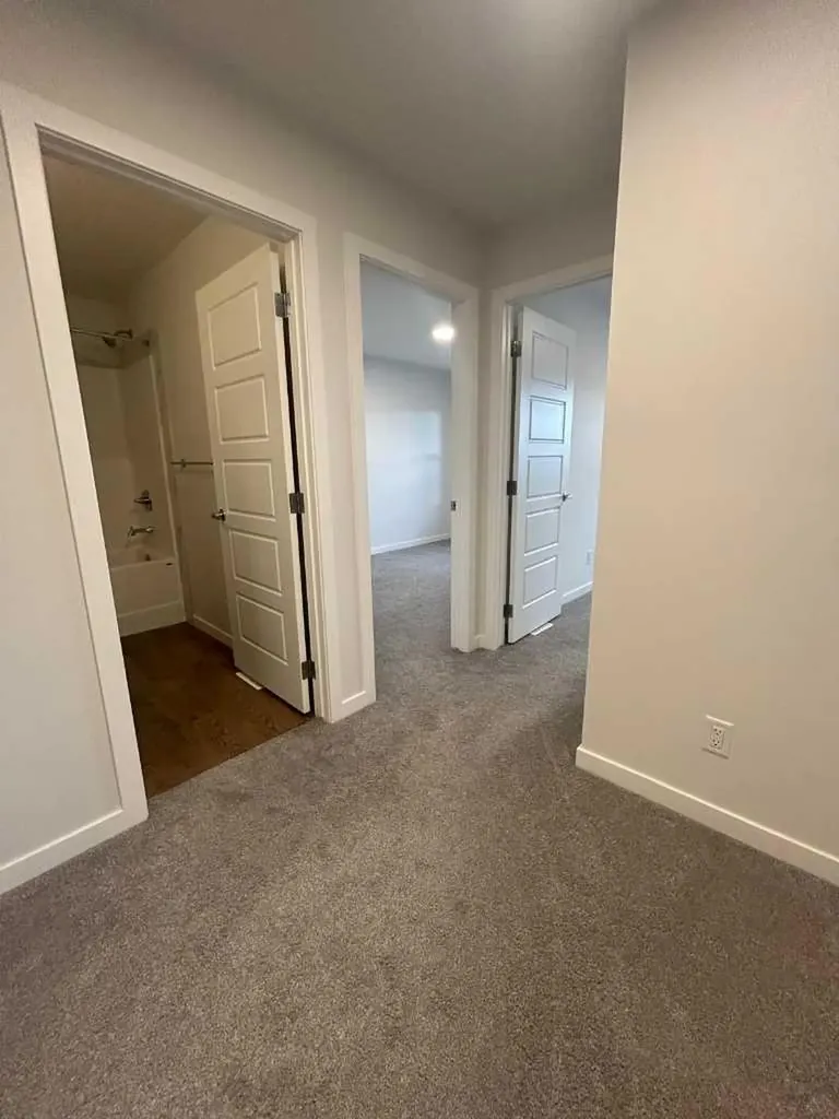 854 Cobblefield Manor SW Airdrie AB T4B5L9