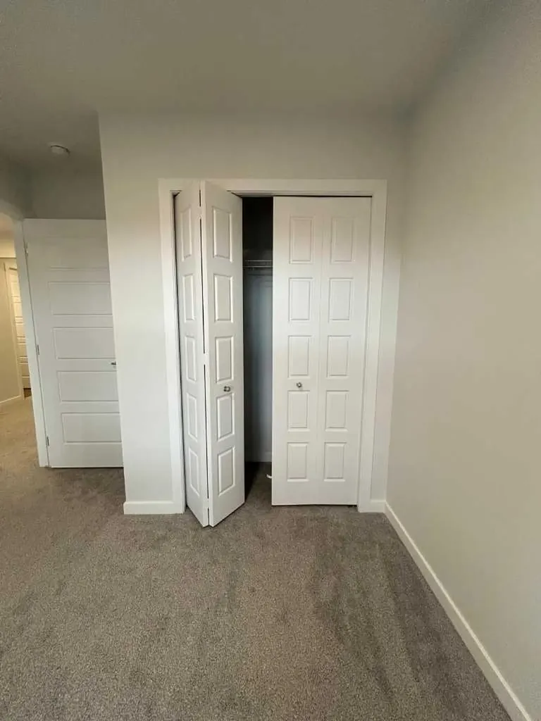 854 Cobblefield Manor SW Airdrie AB T4B5L9