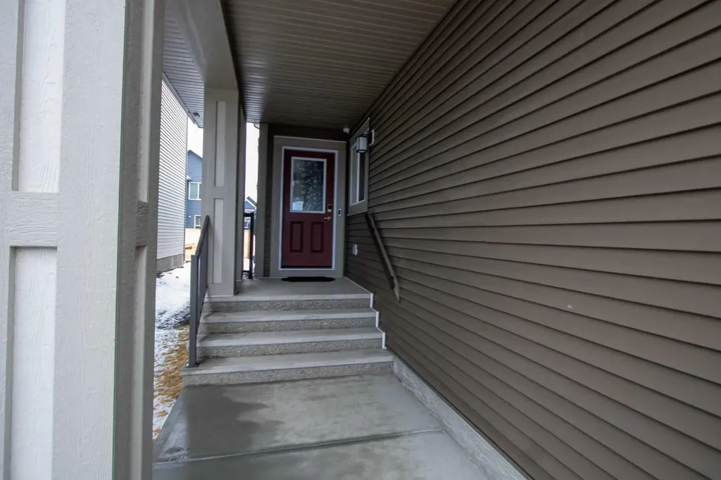 854 Cobblefield Manor SW Airdrie AB T4B5L9