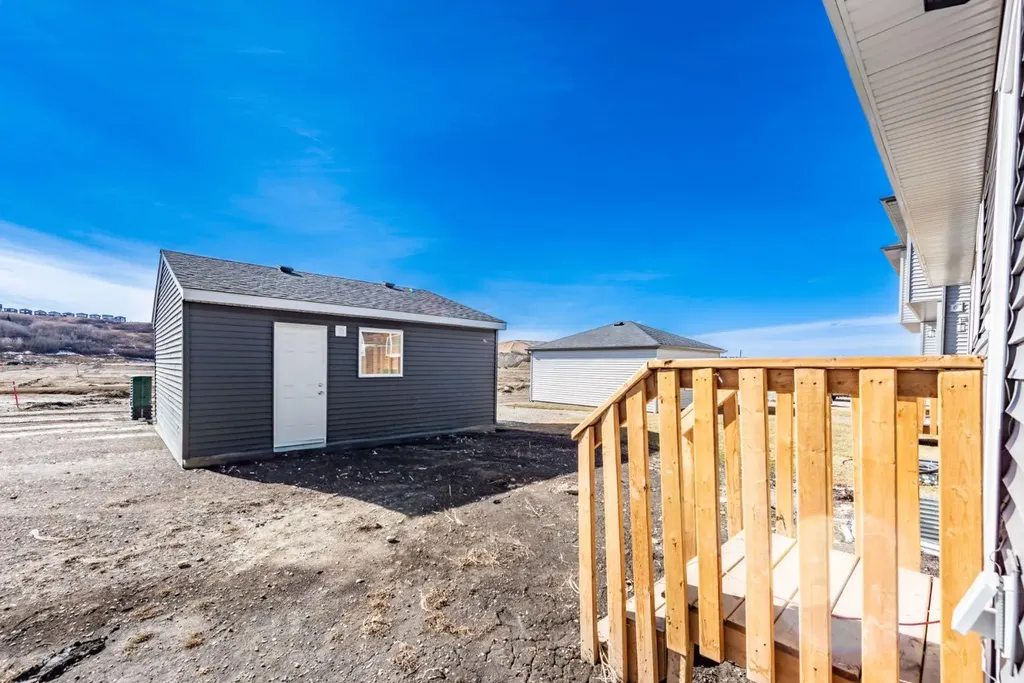 671 Wolf Willow Boulevard SE Calgary AB T2X 5R2