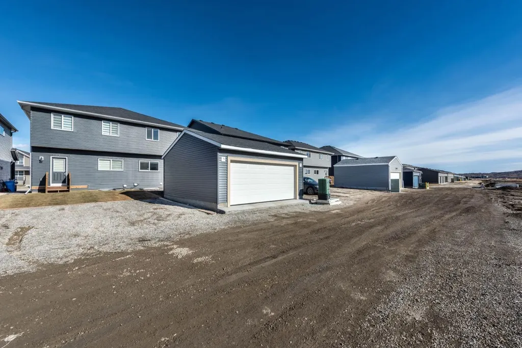 671 Wolf Willow Boulevard SE Calgary AB T2X 5R2