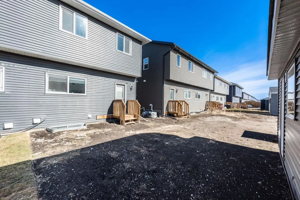 671 Wolf Willow Boulevard SE Calgary AB T2X 5R2