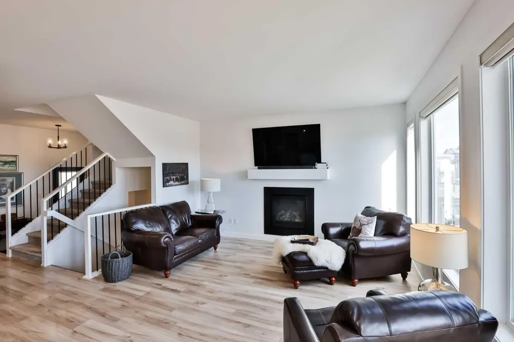 56 Greywolf Road N Lethbridge AB T1H 7E8