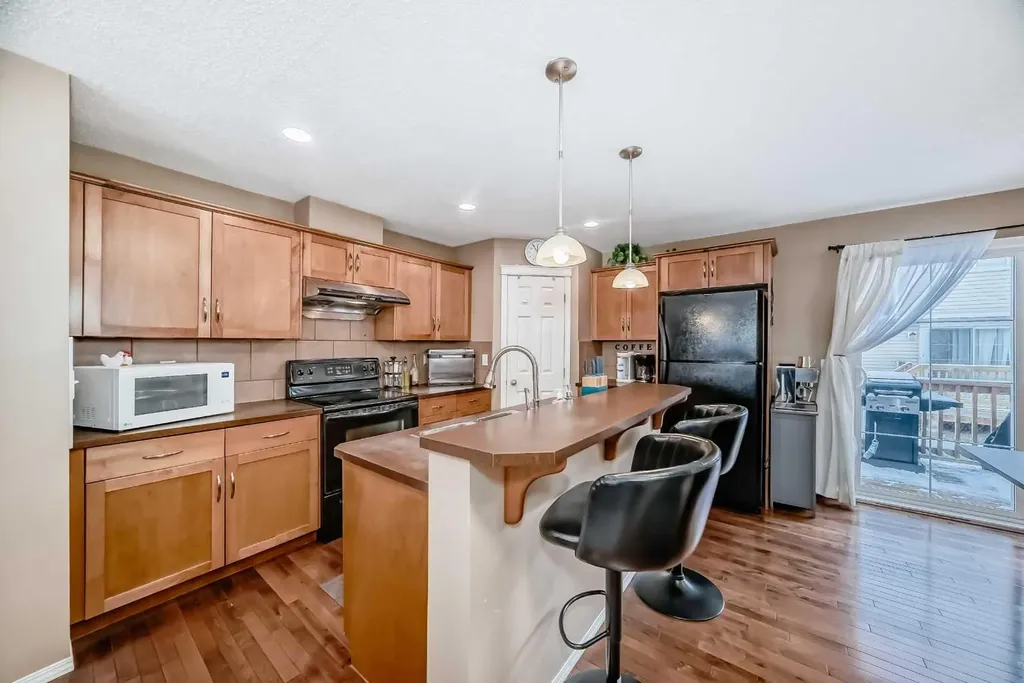 32 Country Village Lane NE Calgary AB T3K 0E7