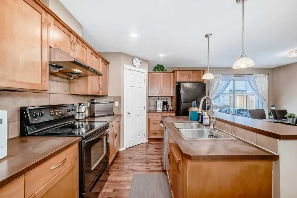 32 Country Village Lane NE Calgary AB T3K 0E7