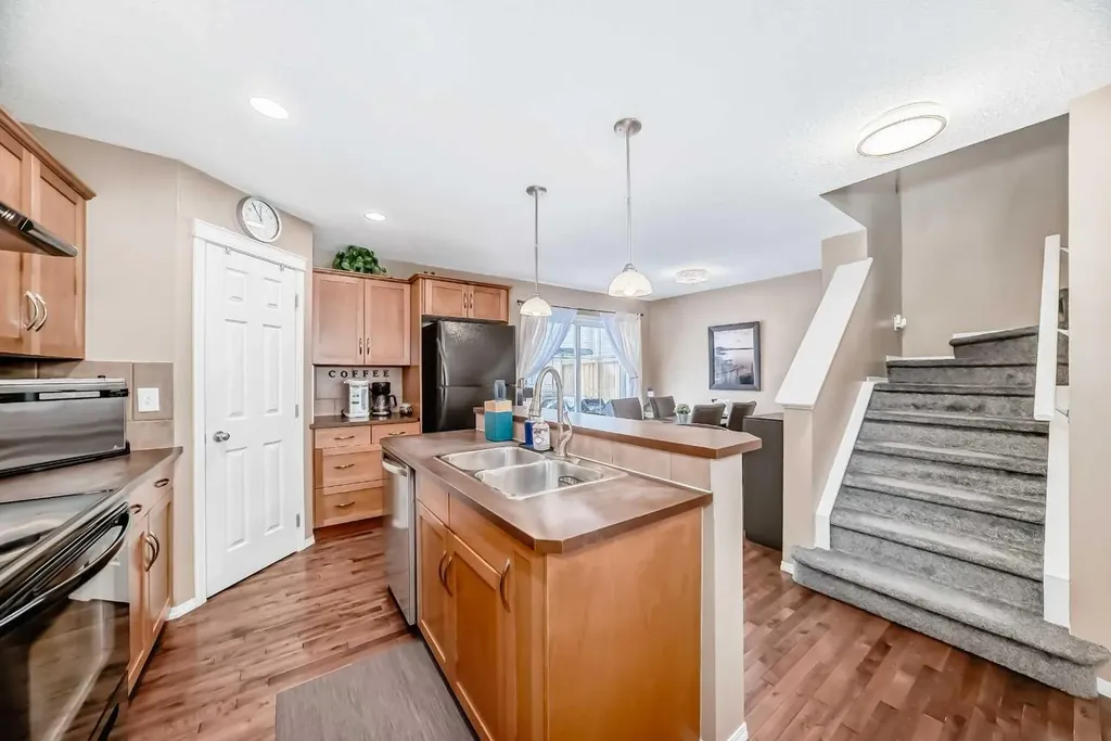 32 Country Village Lane NE Calgary AB T3K 0E7