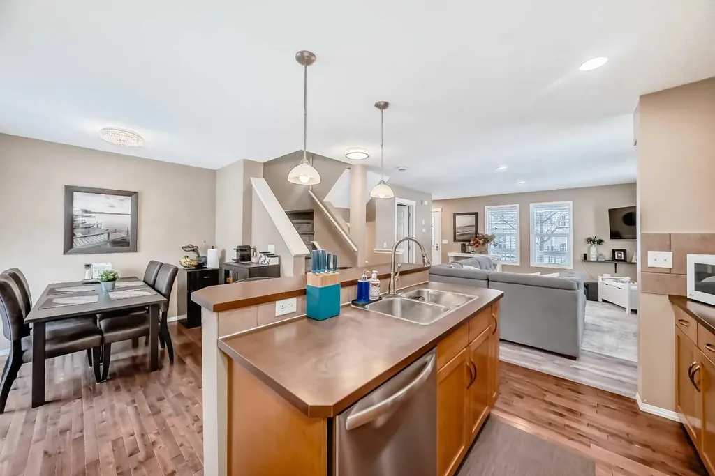 32 Country Village Lane NE Calgary AB T3K 0E7