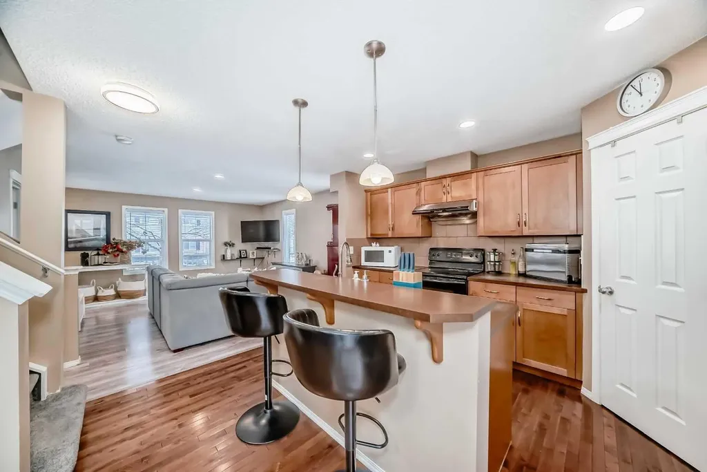 32 Country Village Lane NE Calgary AB T3K 0E7