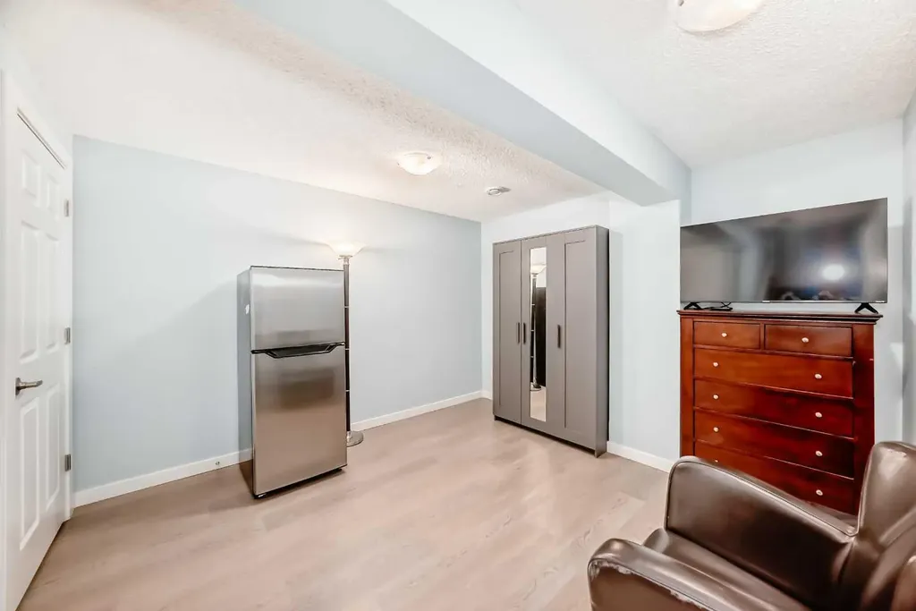 32 Country Village Lane NE Calgary AB T3K 0E7