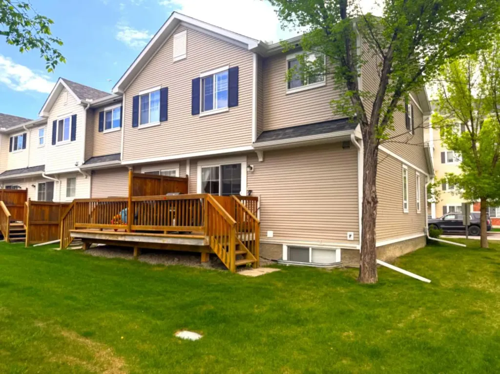 32 Country Village Lane NE Calgary AB T3K 0E7