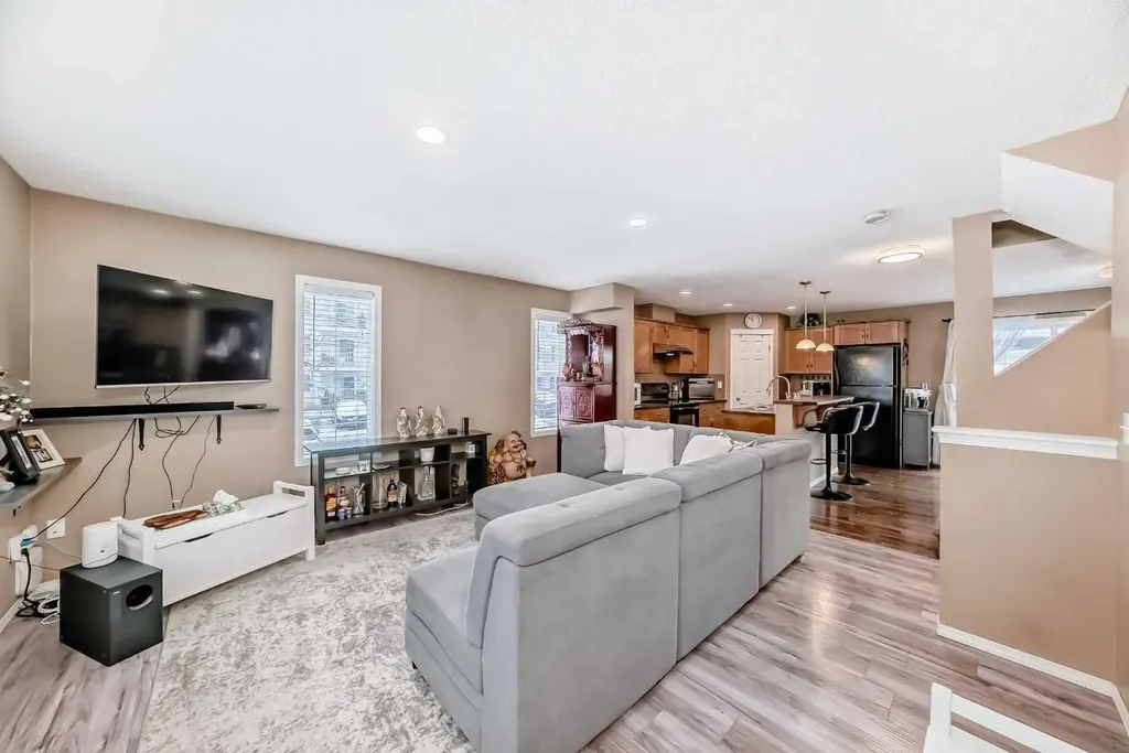 32 Country Village Lane NE Calgary AB T3K 0E7