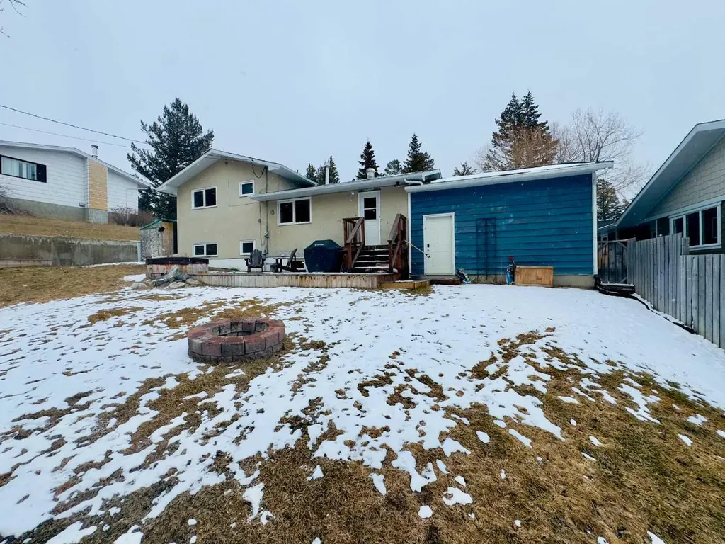 2802 77 Street Coleman AB T0K0M0