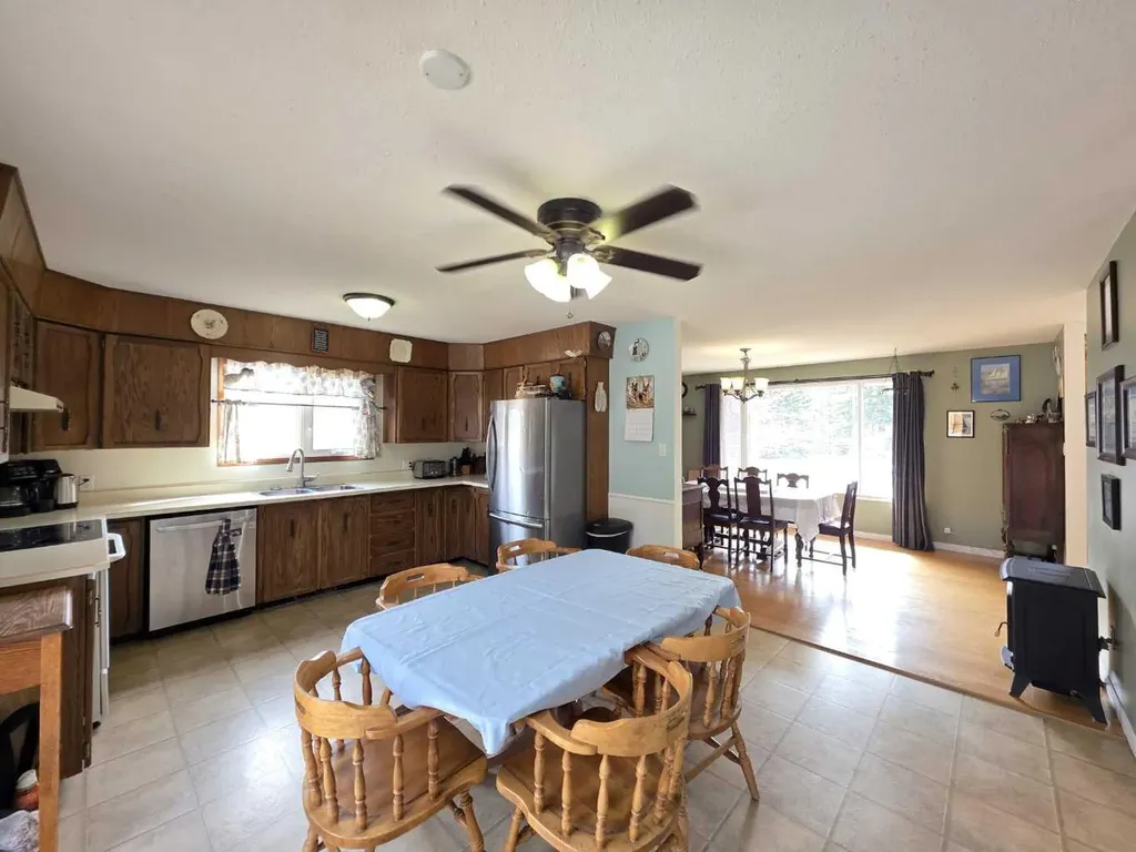 5208 54 Avenue Edgerton AB T0B 1K0