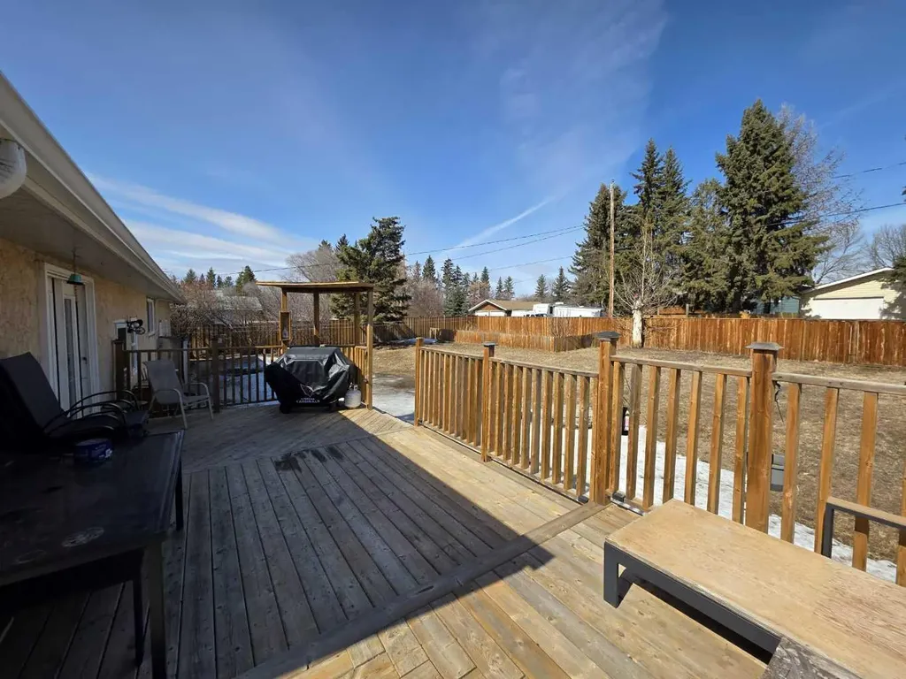 5208 54 Avenue Edgerton AB T0B 1K0