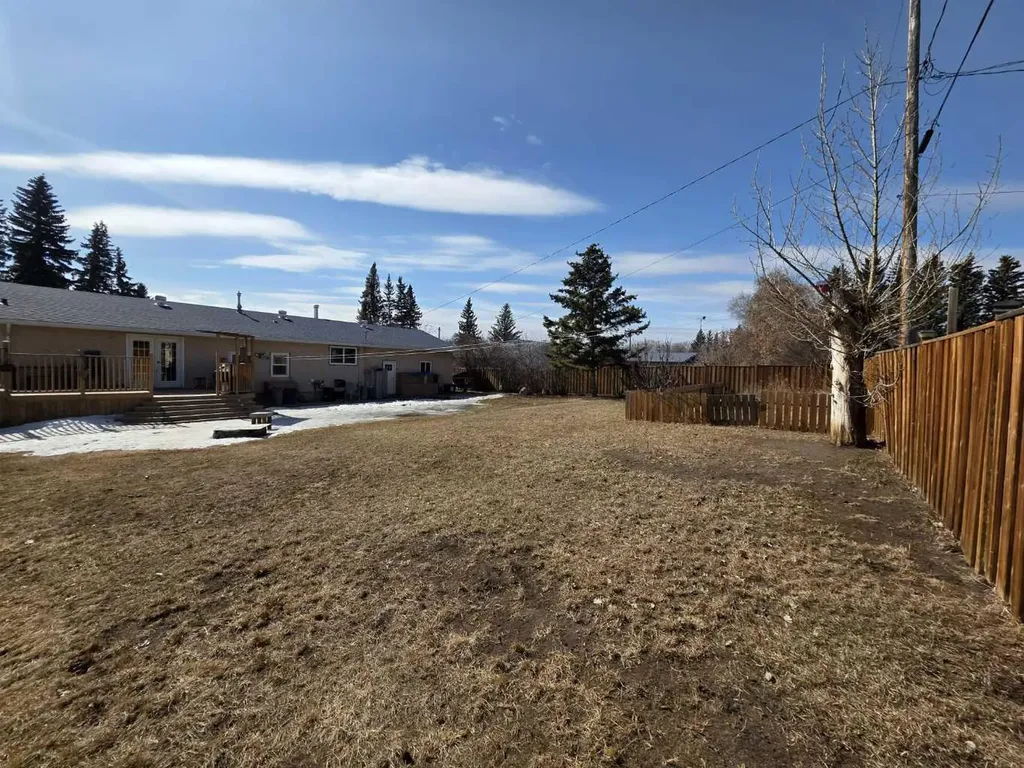 5208 54 Avenue Edgerton AB T0B 1K0