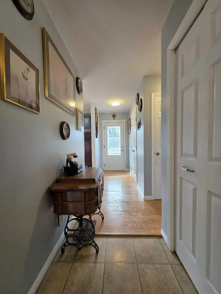 5208 54 Avenue Edgerton AB T0B 1K0