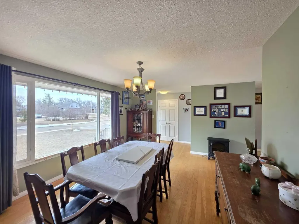 5208 54 Avenue Edgerton AB T0B 1K0