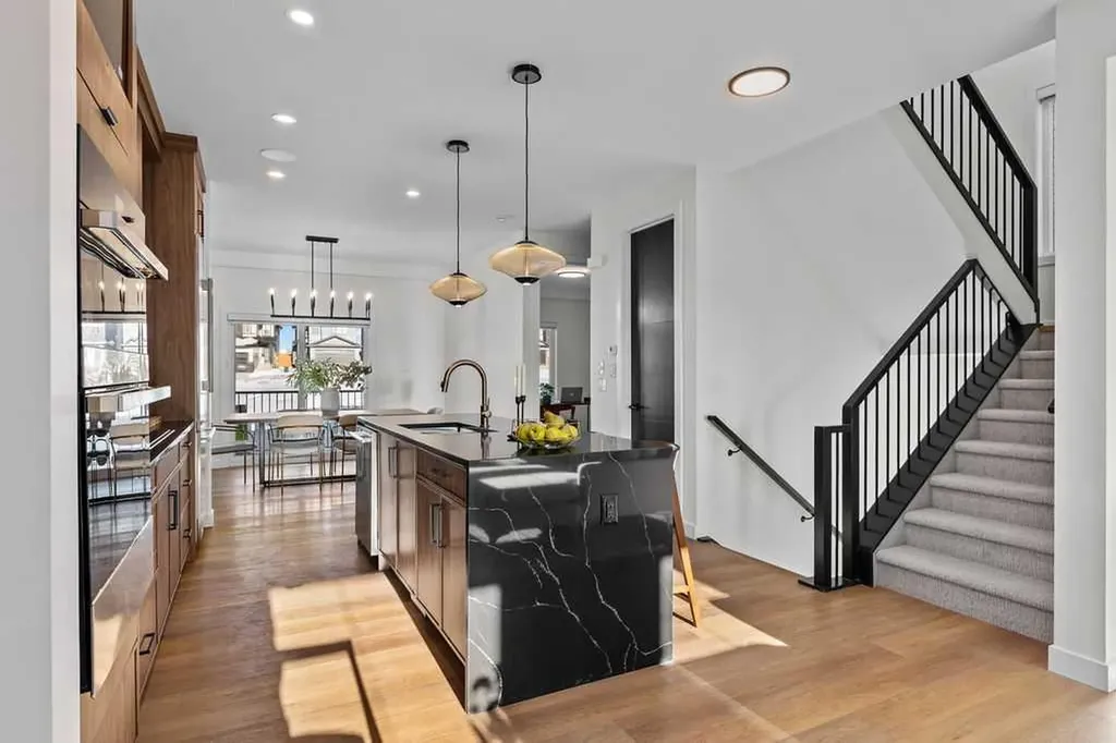 105 Heritage Boulevard Cochrane AB T4C 3G8
