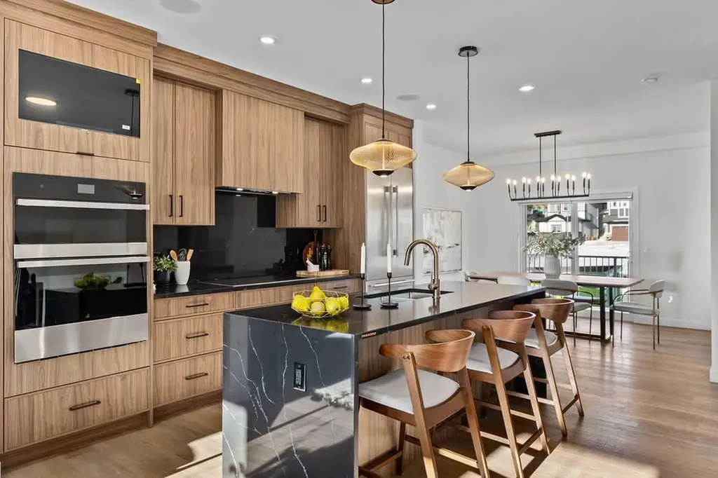 105 Heritage Boulevard Cochrane AB T4C 3G8