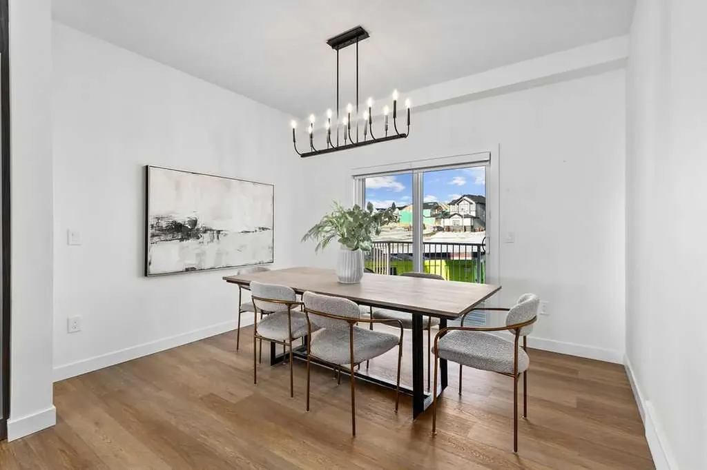 105 Heritage Boulevard Cochrane AB T4C 3G8