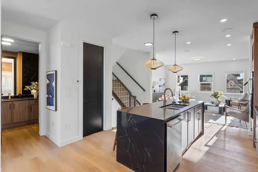 105 Heritage Boulevard Cochrane AB T4C 3G8