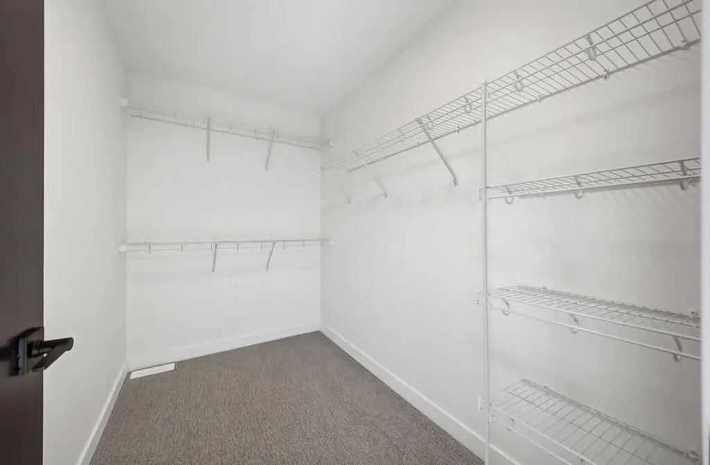 105 Heritage Boulevard Cochrane AB T4C 3G8