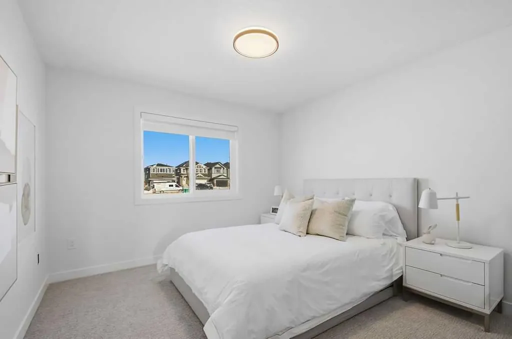 105 Heritage Boulevard Cochrane AB T4C 3G8