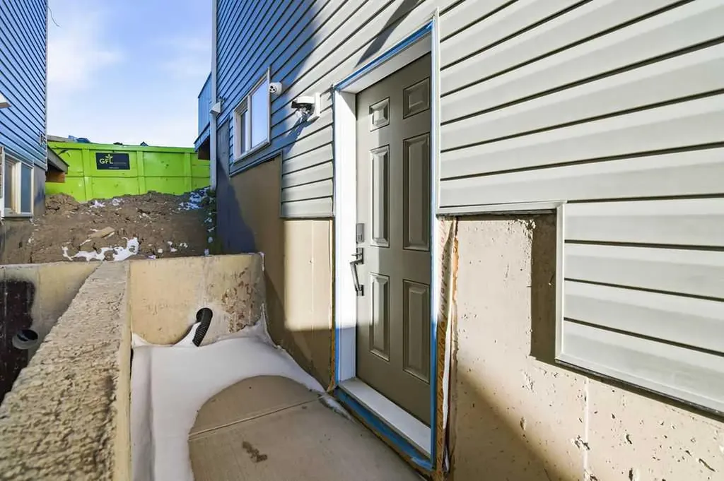 105 Heritage Boulevard Cochrane AB T4C 3G8