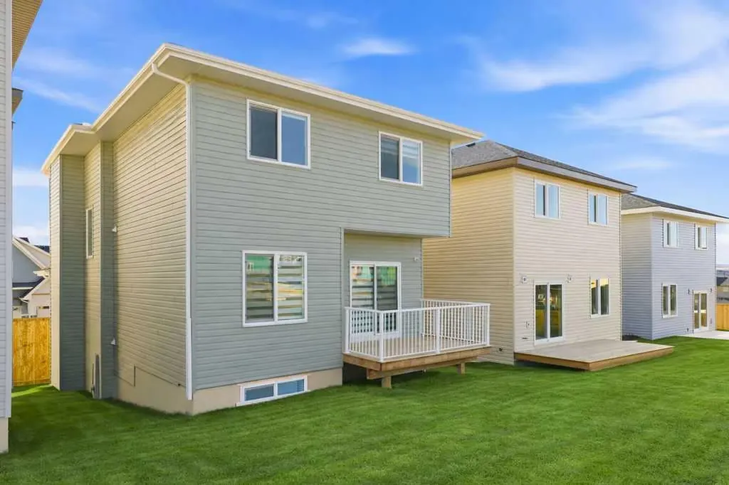 105 Heritage Boulevard Cochrane AB T4C 3G8