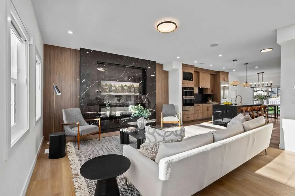 105 Heritage Boulevard Cochrane AB T4C 3G8