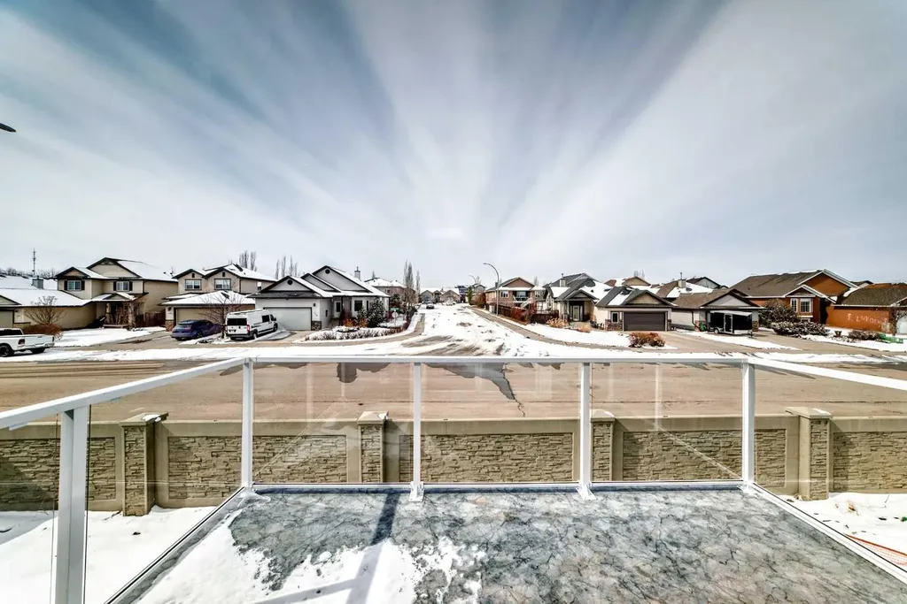 69 Lakes Estates Circle Strathmore AB T1P 0B7