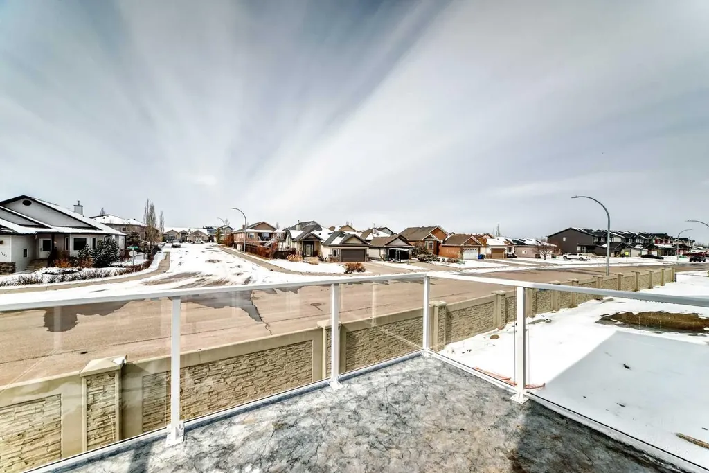69 Lakes Estates Circle Strathmore AB T1P 0B7