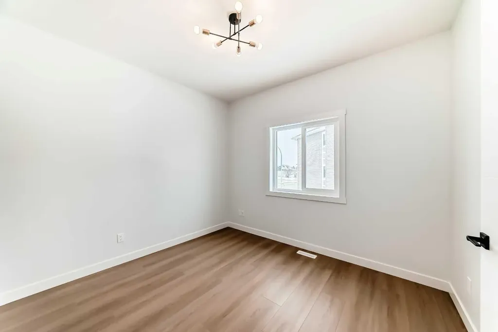 69 Lakes Estates Circle Strathmore AB T1P 0B7