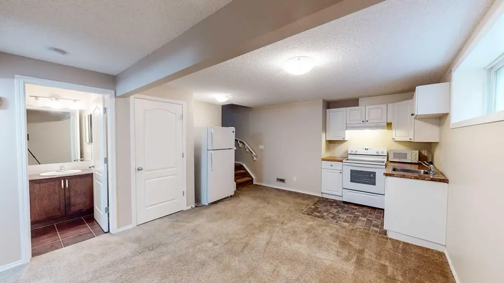 198 Skyview Point Road NE Calgary AB T3N 1B6