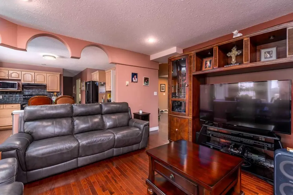 4002 60 Avenue Lloydminster AB T9V 2R9