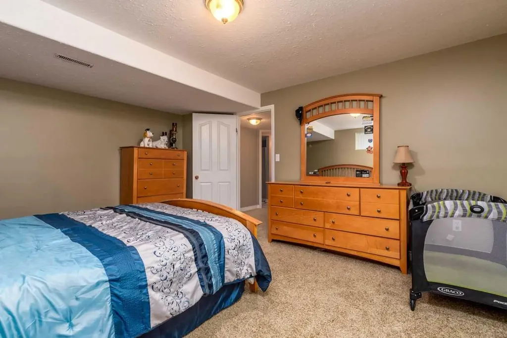 4002 60 Avenue Lloydminster AB T9V 2R9