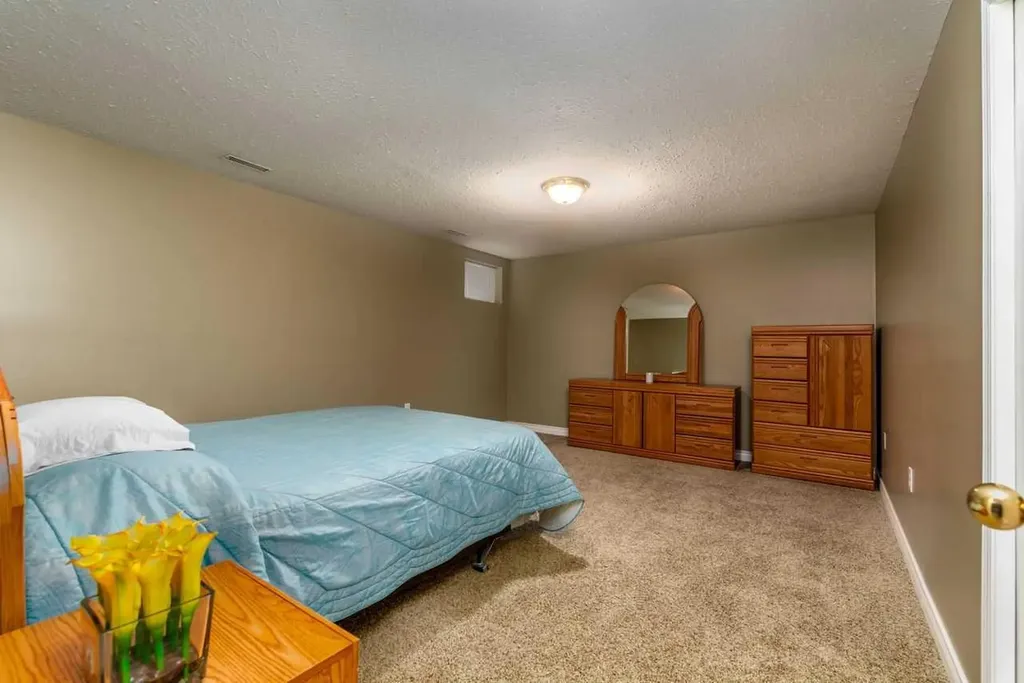 4002 60 Avenue Lloydminster AB T9V 2R9