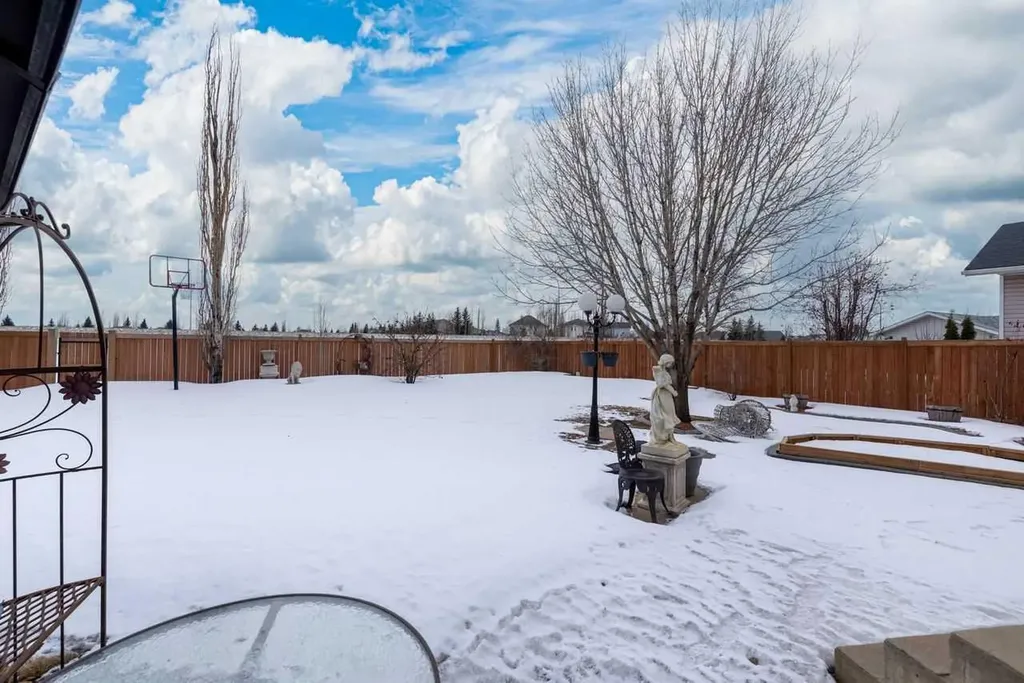 4002 60 Avenue Lloydminster AB T9V 2R9