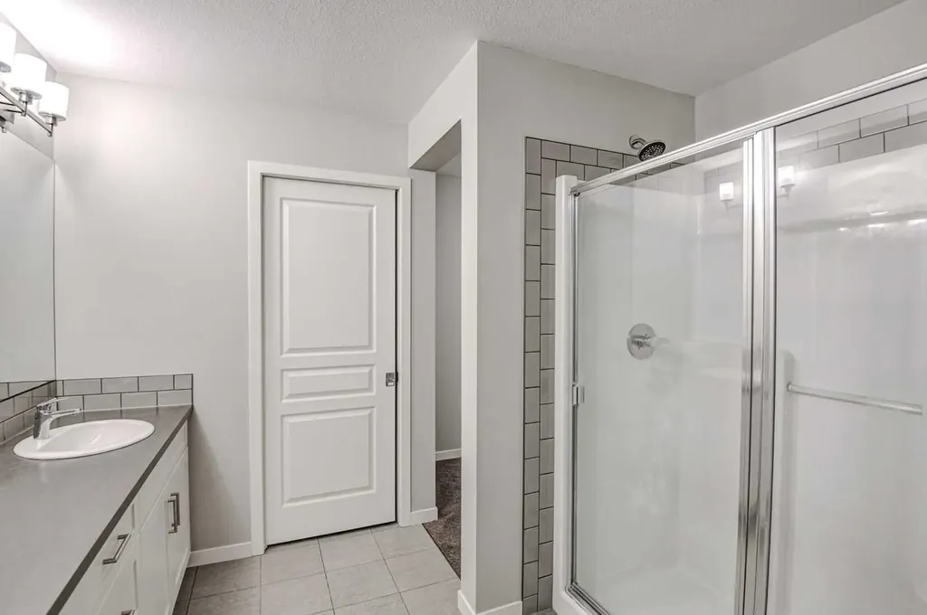 195 Masters Avenue SE Calgary AB T3M 2B7