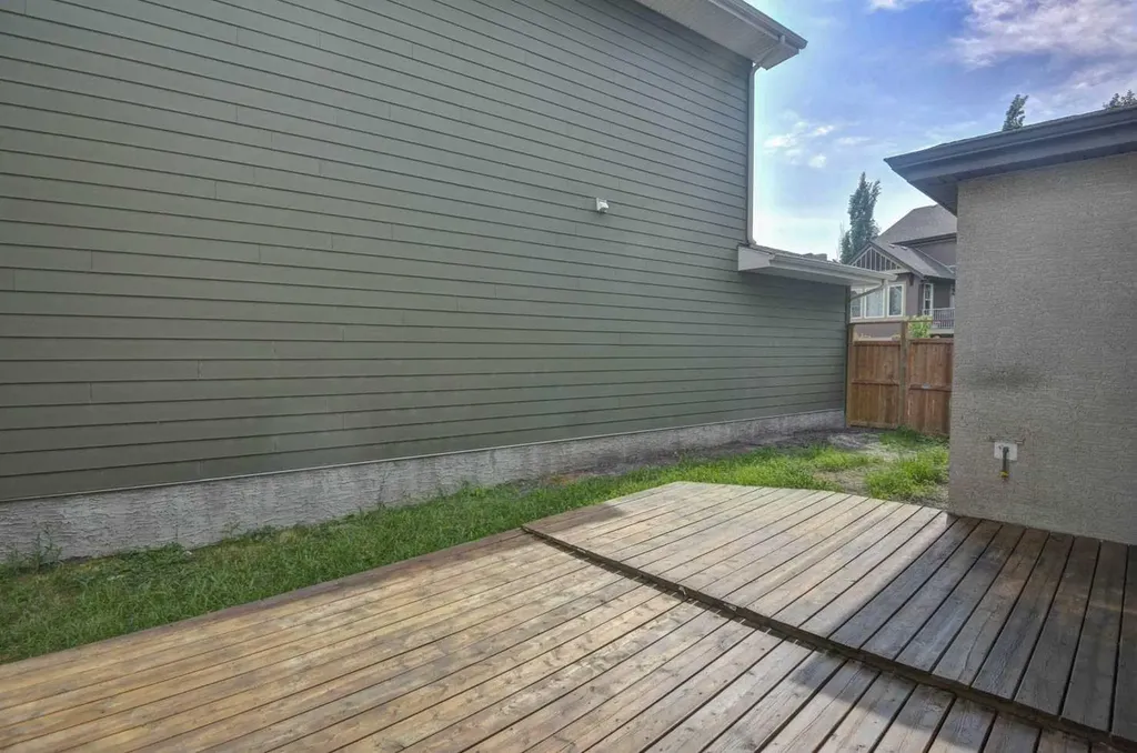 195 Masters Avenue SE Calgary AB T3M 2B7