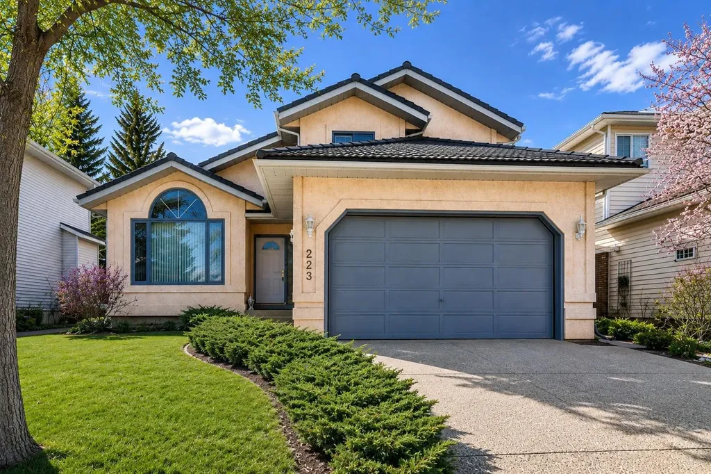 223 Hawkstone Close NW Calgary AB T3G 3P3
