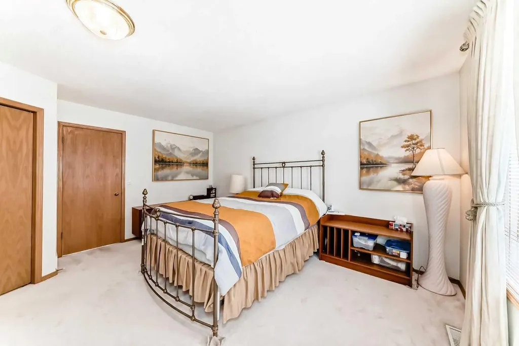 223 Hawkstone Close NW Calgary AB T3G 3P3