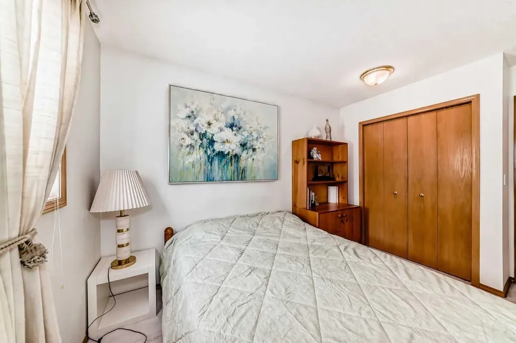 223 Hawkstone Close NW Calgary AB T3G 3P3