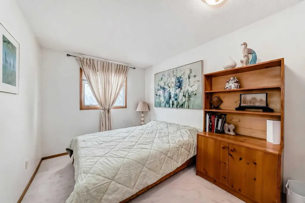 223 Hawkstone Close NW Calgary AB T3G 3P3