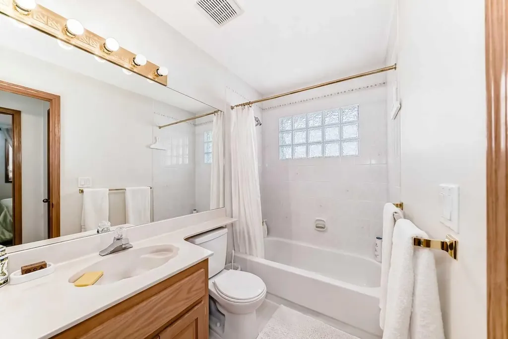 223 Hawkstone Close NW Calgary AB T3G 3P3