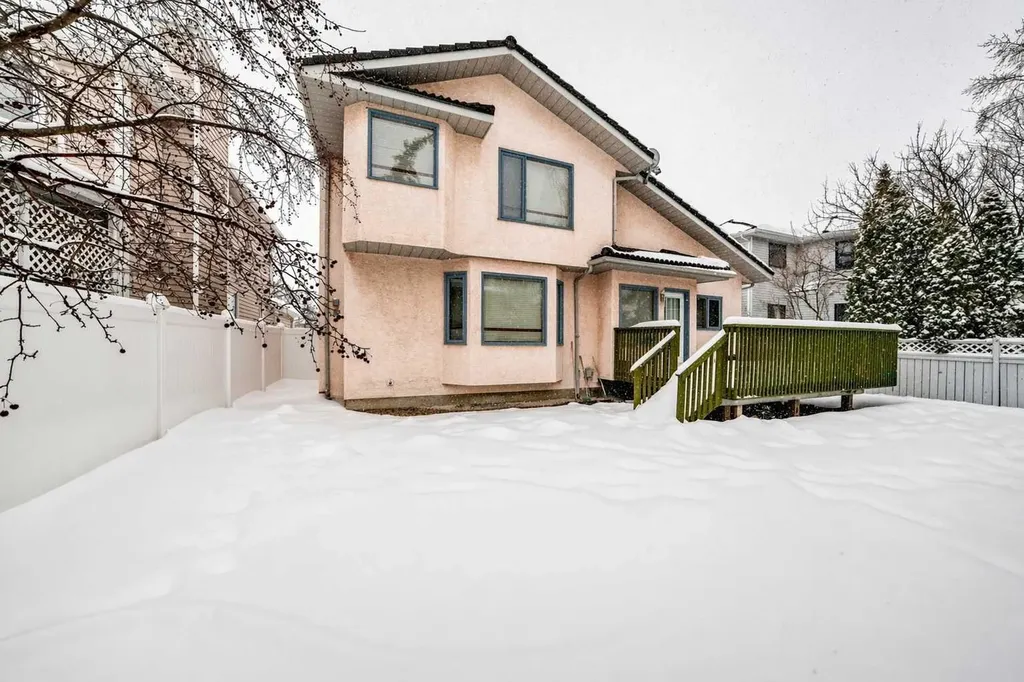 223 Hawkstone Close NW Calgary AB T3G 3P3