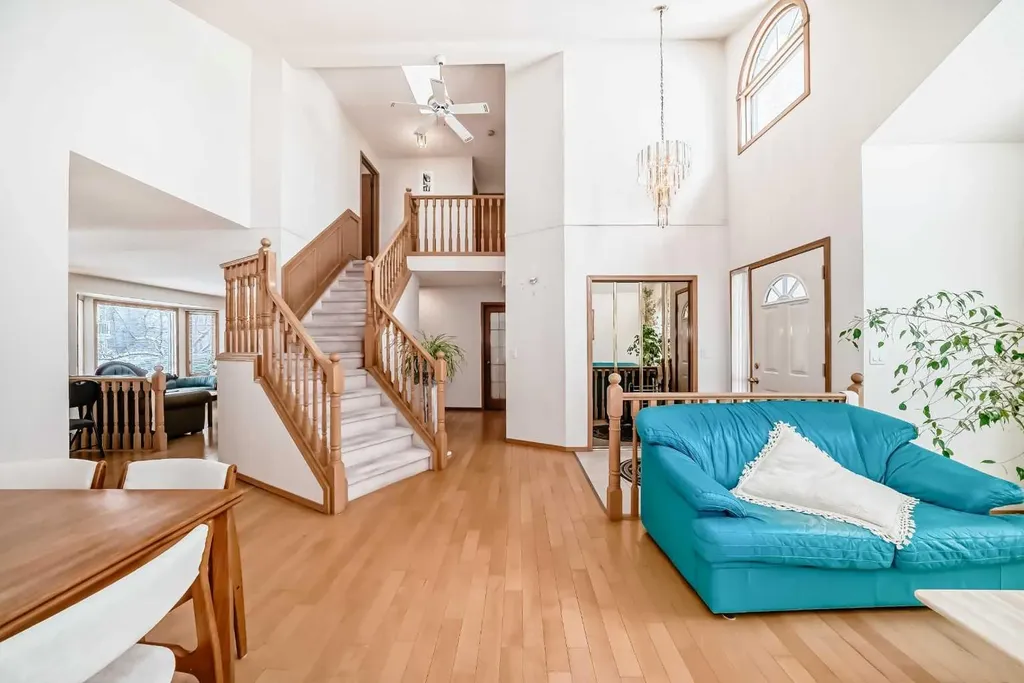 223 Hawkstone Close NW Calgary AB T3G 3P3